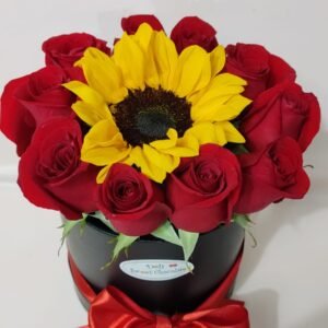 Box 12 Rosas y 1 Girasol Naturales